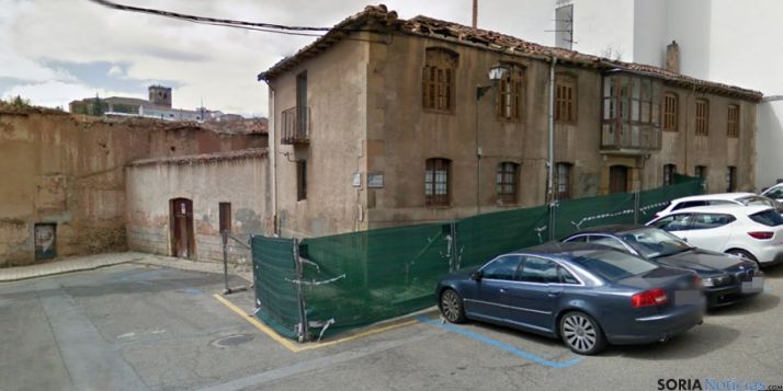 El inmueble que Cáritas pretende recuperar para sus servicios asistenciales. / GM