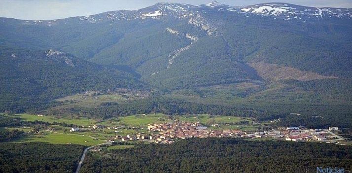 Vista de Duruelo y la sierra de Urbión. / SN