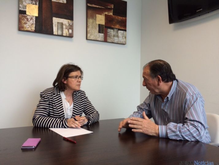 Mar Angulo con el alcalde Raimundo Martínez