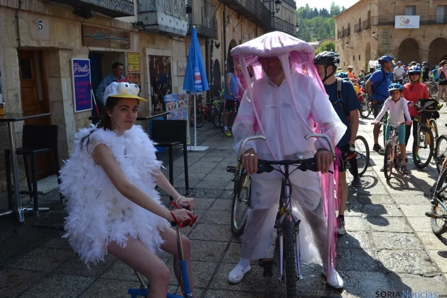 Foto 9 - Cientos de participantes en la fiesta popular de la bicicleta de Soria