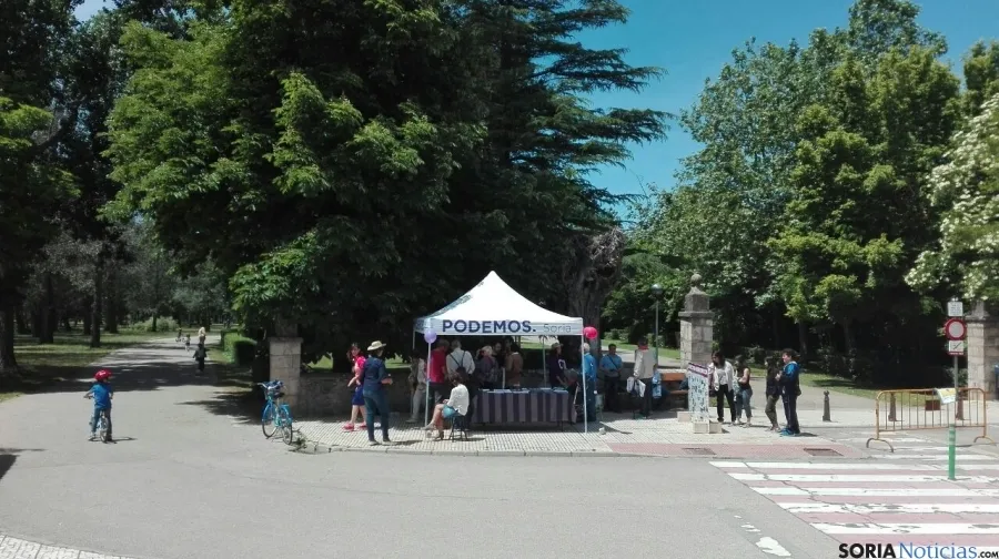 Acto de Unidos Podemos en la Alameda de Almazán