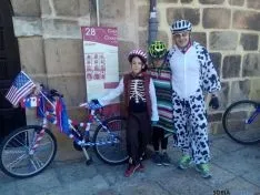 Foto 6 - Cientos de participantes en la fiesta popular de la bicicleta de Soria