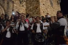 El fuego y los pasadores en una noche mágina en San Pedro Manrique. SN