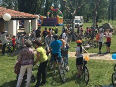 Foto 3 - Cientos de participantes en la fiesta popular de la bicicleta de Soria