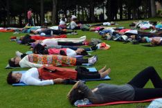 Sesiones de yoga en el Alto de La Dehesa. /SN