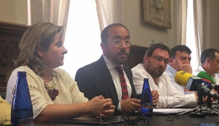 Luis Rey y diputados provinciales