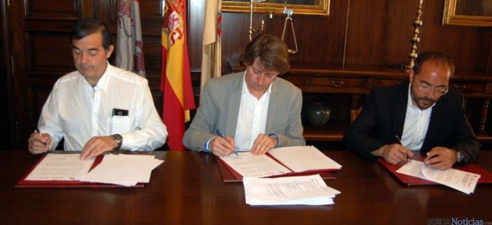 Firma del convenio del Semillero Soria