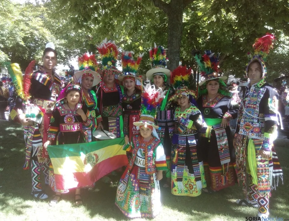 Imagen del desfile de la comunidad boliviana esta mañana. /SN