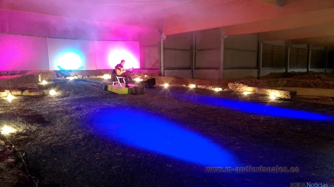 Belleza y arte en la velada nocturna. MA