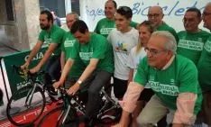 La 'Bicicleta Solidaria' nuevamente rodando para ayudar al BALSO y a la Cruz Roja. / SN
