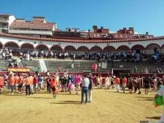Fiesta y buen humor en el Viernes de Toros. /SN