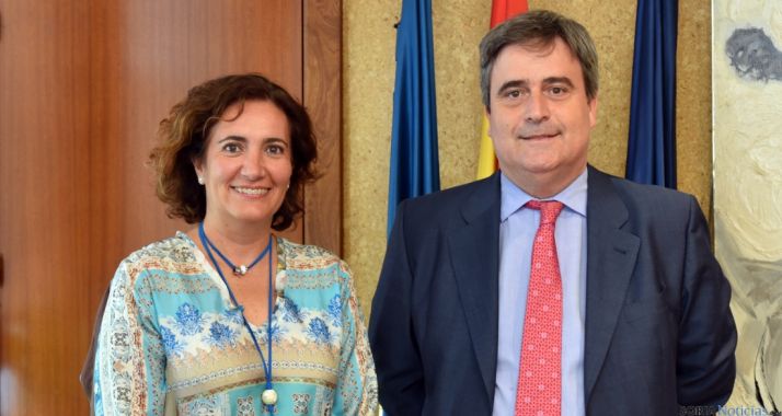 Josefa García Cirac y Miguel Cardenal este lunes. / Jta.