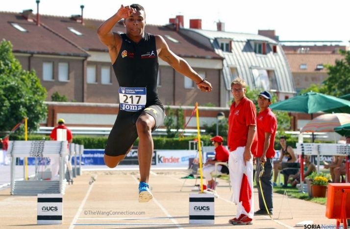 Alejandro Matantu./TheWangConnection