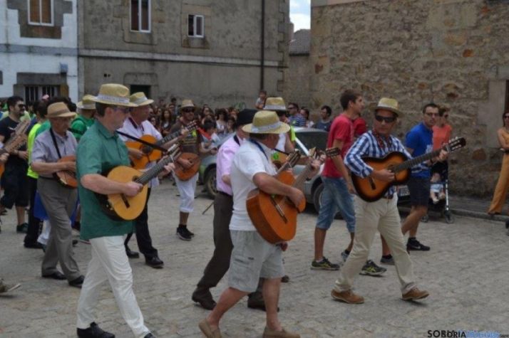 Rondalla de mozos. /Archivo