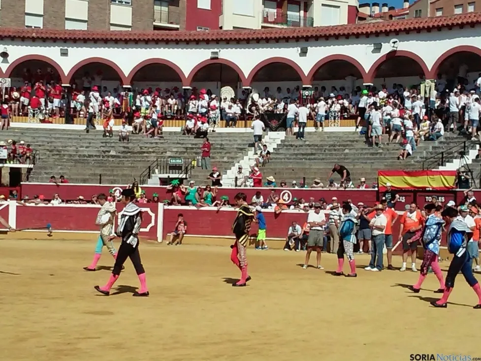 Fiesta y buen humor en el Viernes de Toros. /SN