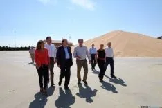 Visita de Herrera a la cooperativa Cobadu. /Junta.