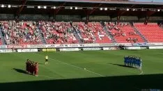 Minuto de silencio antes del partido. SN
