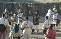 Representación de 'La Caída de Numancia' en el graderío del yacimiento de Garray