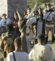 Representación de 'La Caída de Numancia' en el graderío del yacimiento de Garray