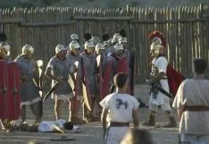 Representación de 'La Caída de Numancia' en el graderío del yacimiento de Garray