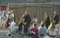 Representación de 'La Caída de Numancia' en el graderío del yacimiento de Garray