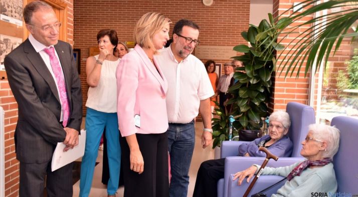 García, en su visita a la residencia./Jta.