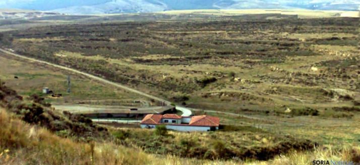 Los pastos de Taniñe y las instalaciones ganaderas./GM