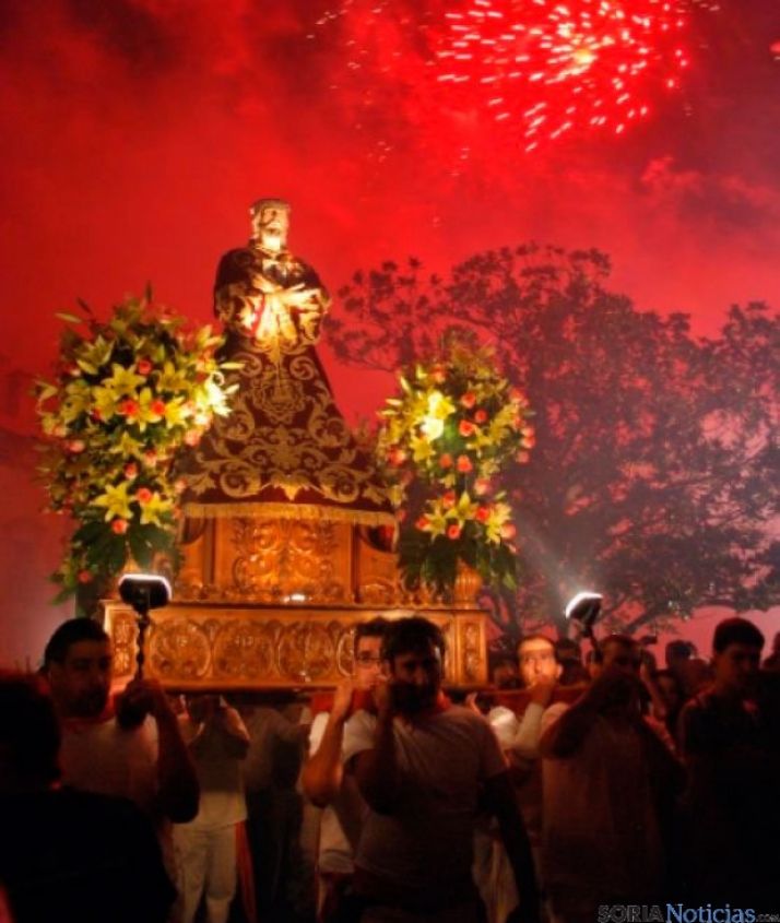 Imagen de archivo de la procesión de la bajada de Jesús en Almazán (Soria).