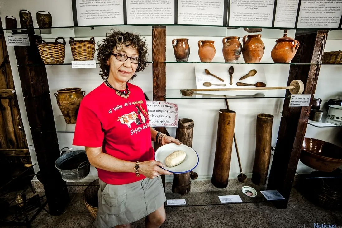 Marta Arribas en el 'Museo de la Mantequilla' de Molinos de Razón. /David Almajano