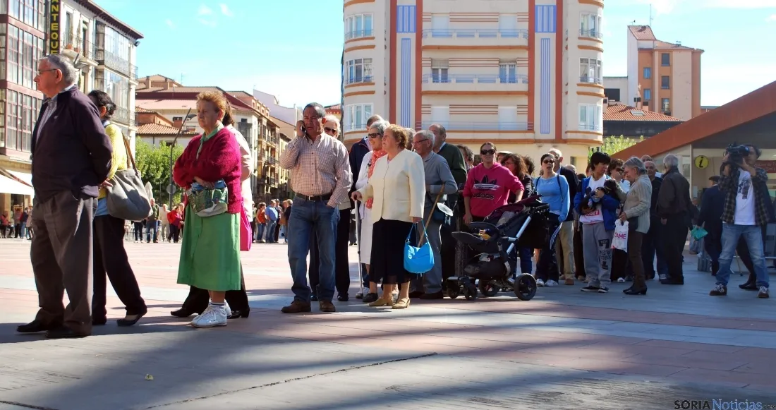 Imagen del reparto de leche de ASAJA este martes. / SN