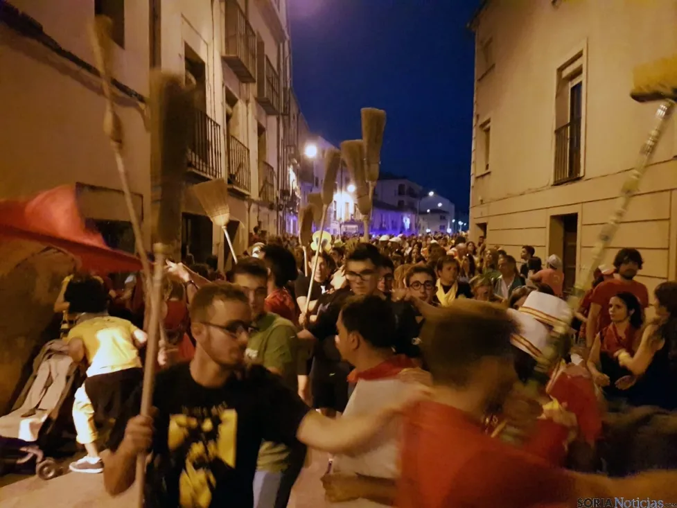 Ambiente de charanga en San Esteban. /SN