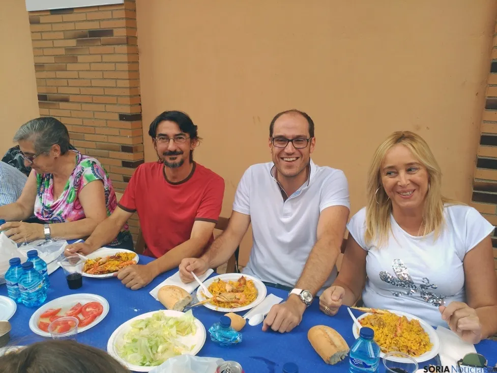 Buen ambiente en la 'paellada'. /SN