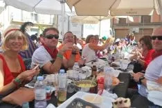 Buen ambiente en la plaza Mayor este viernes. / SN