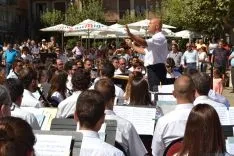 Pasacalles y concierto de las bandas de Soria y Cullera. /SN