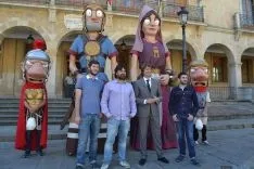 Nuevos personajes de la Comparsa de Gigantes y Cabezudos de Soria. /SN