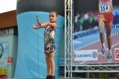 Las gimnastas del Numancia ofrecieron una demostración. /SN