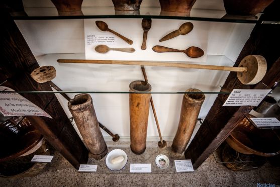 Colección de cucharas en el museo de Molinos de Razón./ David Almajano