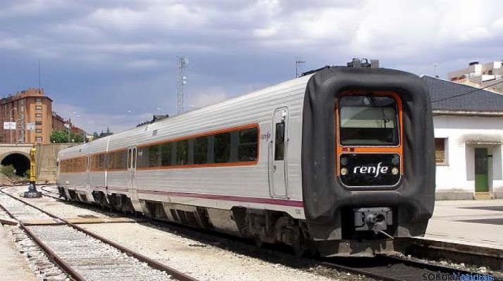 Imagen del tren en la Estación de El Cañuelo