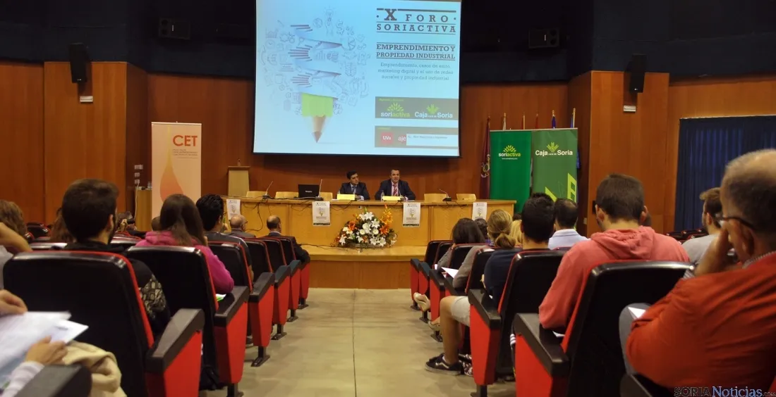 El salón de actos del Campus esta mañana de miércoles. / SN