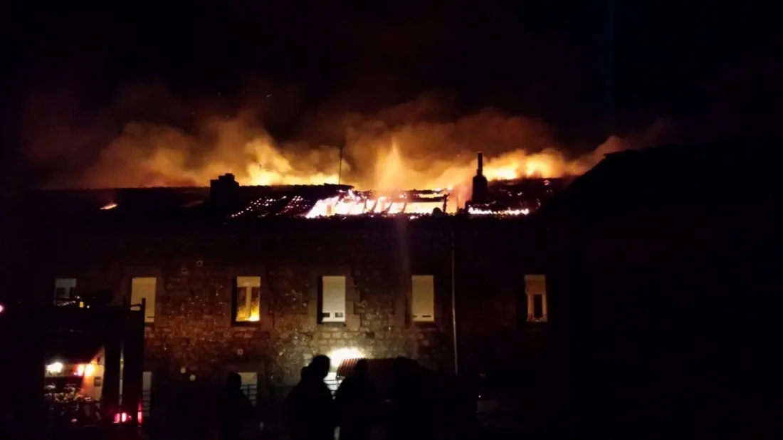 Incendio en Quintanar de la Sierra