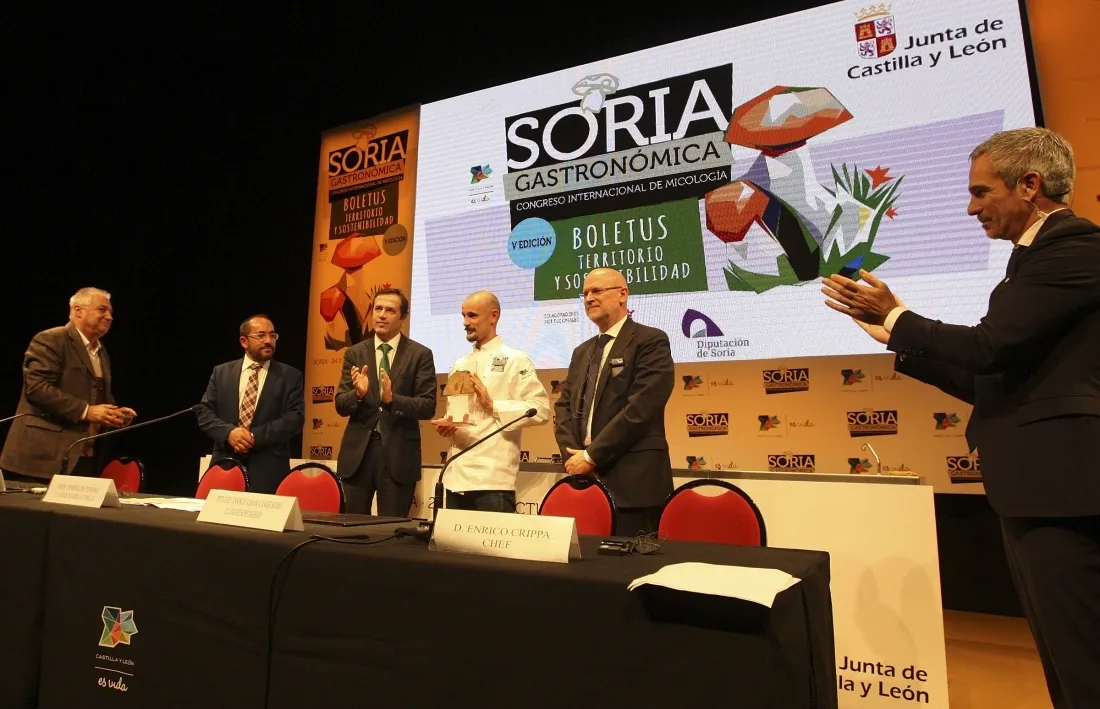 Una imagen de la ceremonia de hermanamiento este martes en el Palacio de La Audiencia. / SN