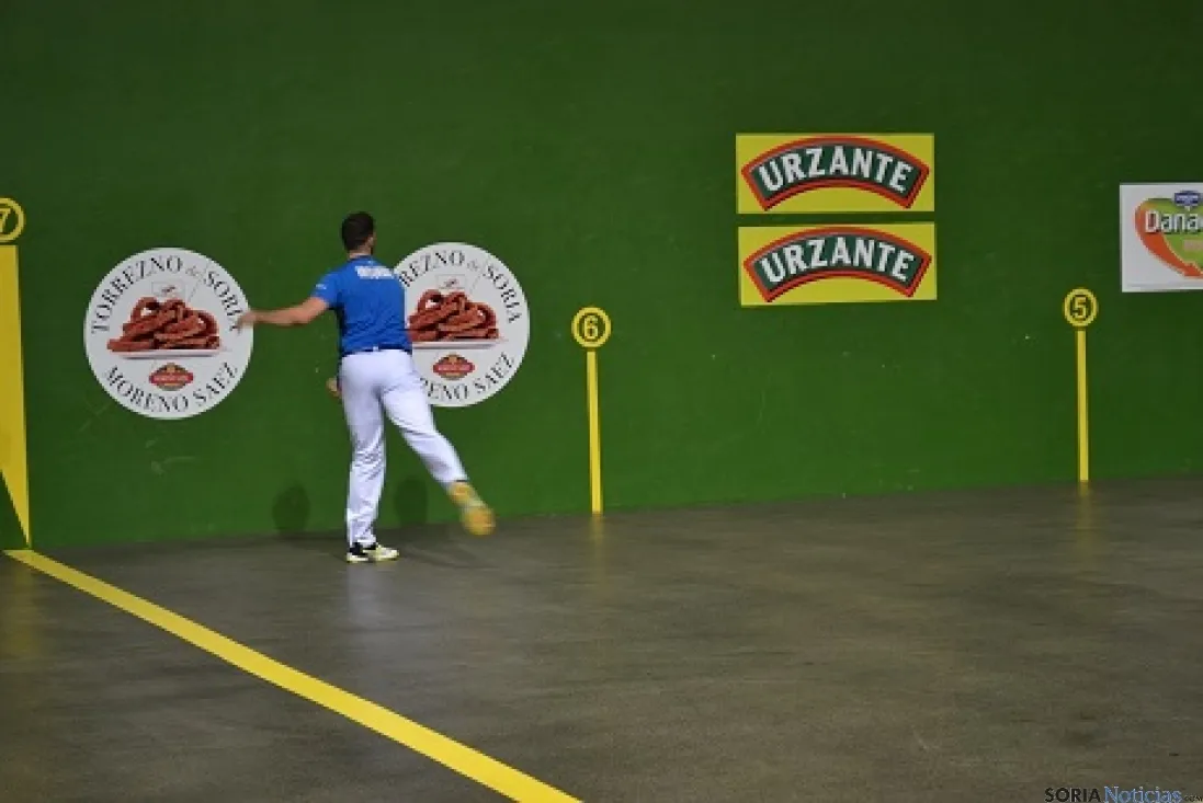 Imagen de la final del trofeo de pelota San Saturio. /SN