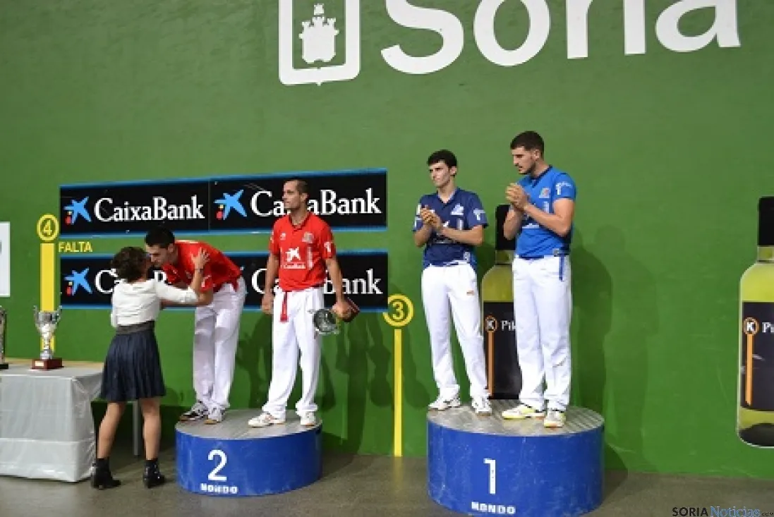 Imagen de la final del trofeo de pelota San Saturio. /SN
