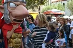 Imagen del desfile de gigantes y cabezudos por las calles de Soria. /SN