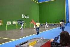 Imagen de la final del trofeo de pelota San Saturio. /SN