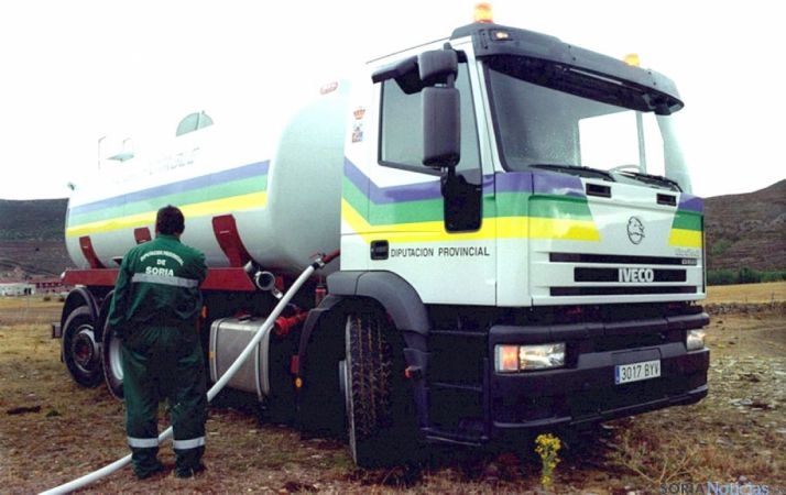 Camión cisterna de la Diputación./SN