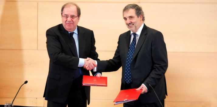 Herrera y el presidente de Telefónica España, Luis Miguel Gilpérez. / Jta.