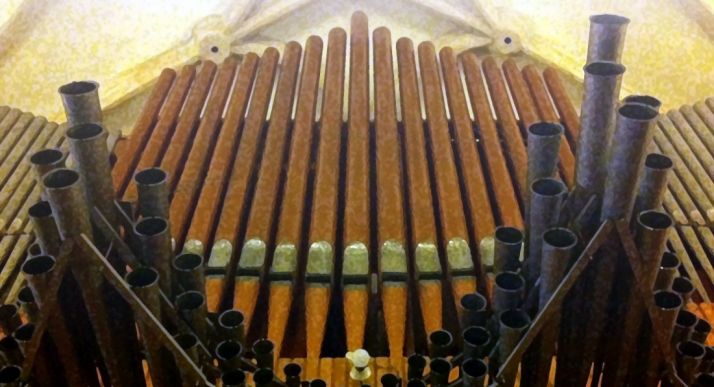 La pieza tiene más de 1.000 tubos.