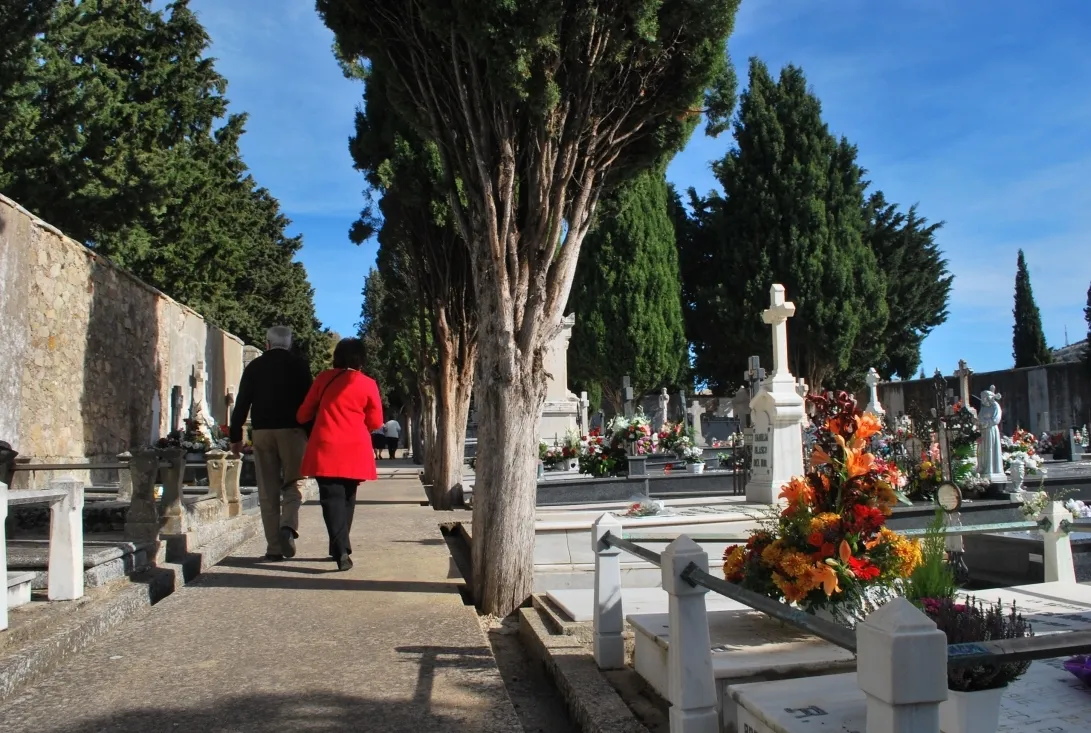 Una imagen del cementerio este martes 1. / SN