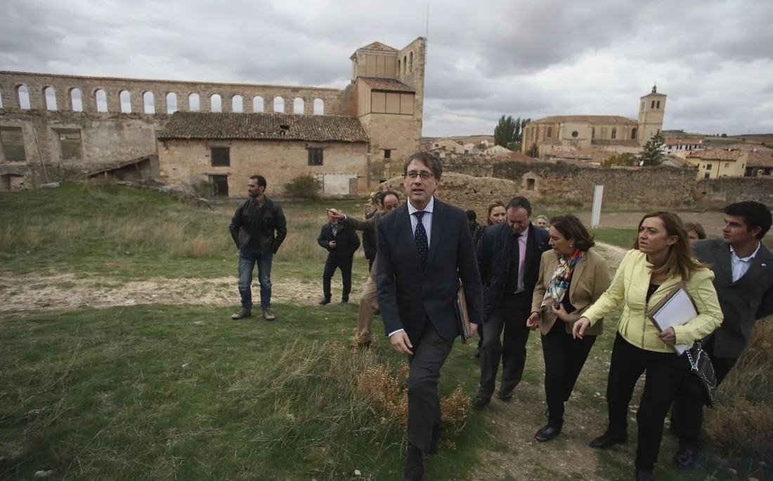 Imagen de la visita de la consejera a Berlanga de Duero este viernes. / SN
